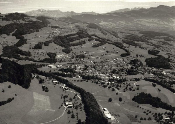 8636 Wald / Hintergrund: Säntis - Churfirsten Vorderseite