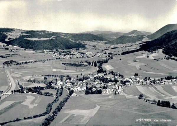 Môtiers. Vue aérienne Vorderseite