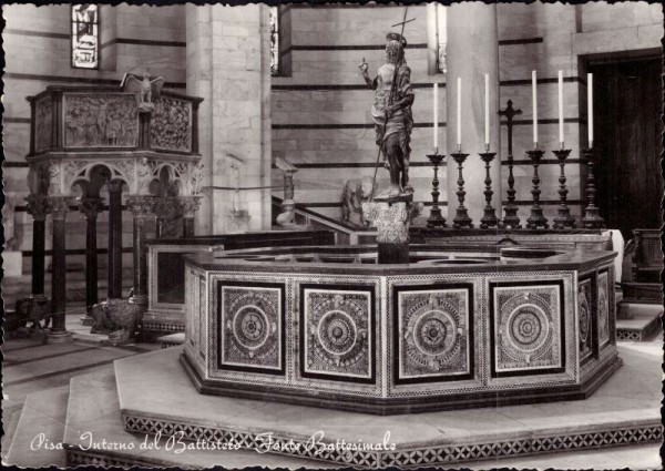 Pisa, interno del Battistero