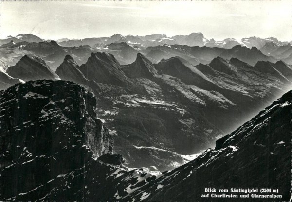 Blick vom Säntisgipfel auf Churfirsten und Glarneralpen Vorderseite
