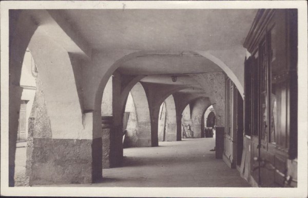 Annecy, les arcades de la rue Ste Claire