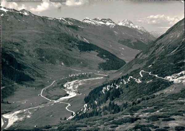 St. Bernhardinpass mit Hinterrhein Vorderseite