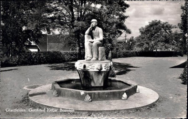 Glattfelden, Gottfried-Keller-Brunnen Vorderseite