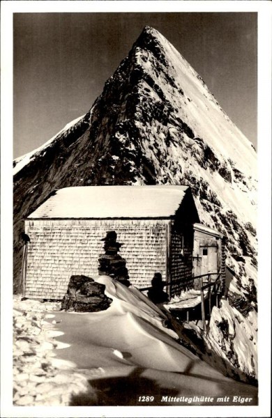Mittellegihütte mit Eiger Vorderseite