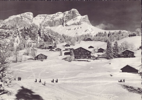 Braunwald. Haus Bergfrieden mit Kapelle und Schwesternhaus