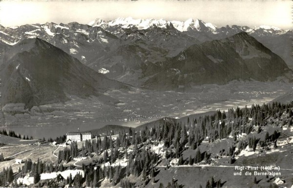 Rigi-First mit Berneralpen Vorderseite