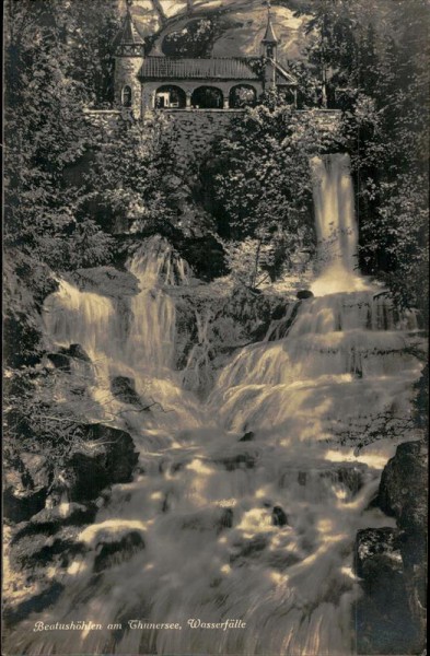 Beatushöhlen am Thunersee, Wasserfälle Vorderseite
