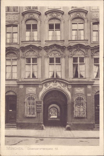 München - Damenstiftstrasse 13