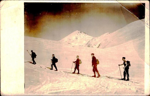 unbekannte Skifahrer an unbekanntem Ort Vorderseite
