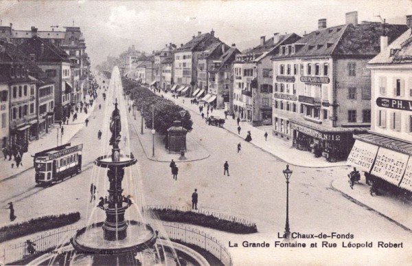 La Chaux-de-Fonds La Grande Fontaine et rue Léopold Robert