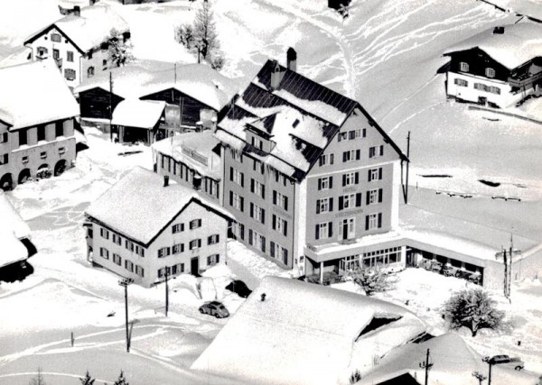 Hotel Stätzerhorn, Parpan GR - Flugaufnahmen Vorderseite