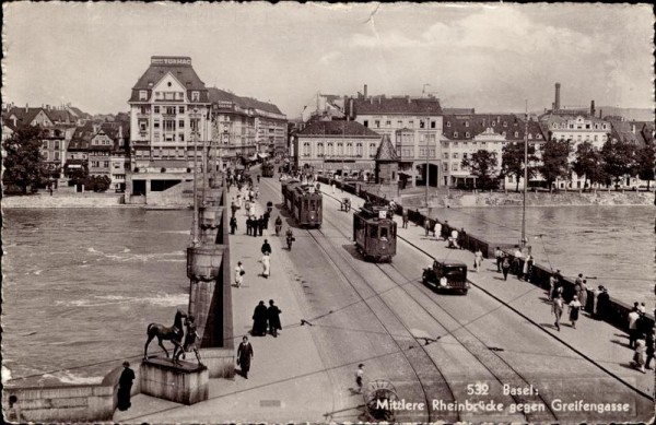Basel, Mittlere Rheinbrücke gegen Greifengasse Vorderseite