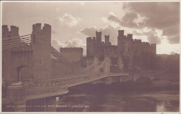 Conway, Castle and bridge