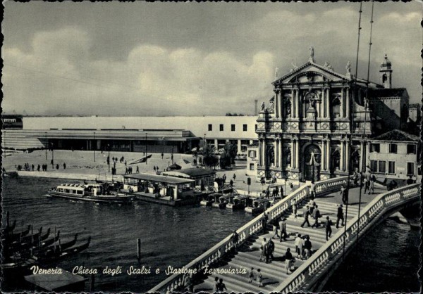 Venedig - Kirche und Bahnhof Vorderseite
