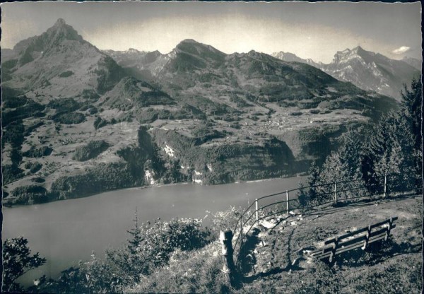 Amden, Giregärtli mit Walensee und Mürtenstock Vorderseite