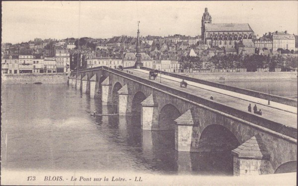 Blois, Le Pont sur la Loire