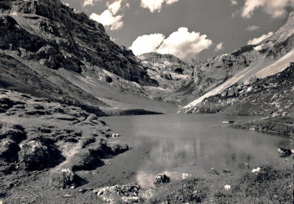 Partnunseebei St. Antönien, Blick gegen den Grubenpass Vorderseite