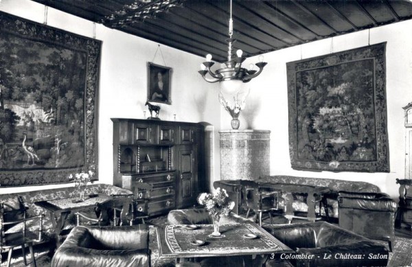 Colombier- le chateu: Salon Vorderseite