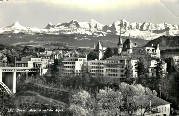 Museum und die Alpen, Bern Vorderseite