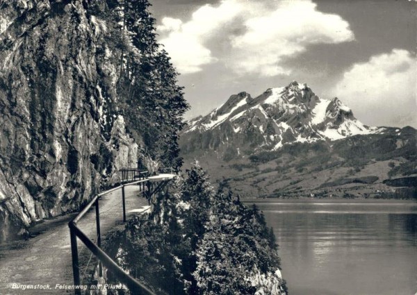 Bürgenstock. Felsenweg mit Pilatus Vorderseite