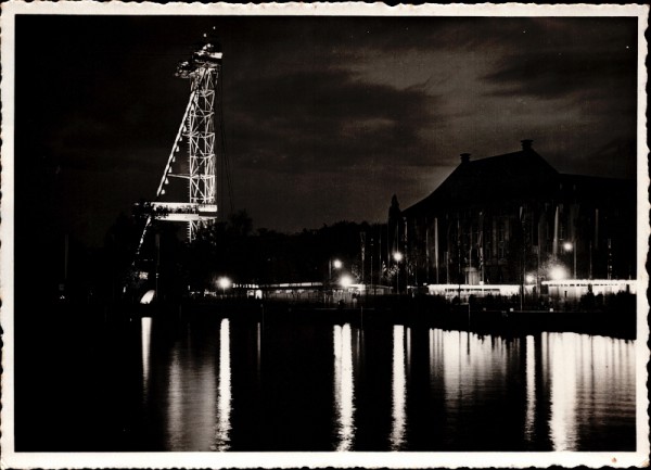 Eingang mit Schwebebahnturm der schweizerischen Landesausstellung 1939, Zürich