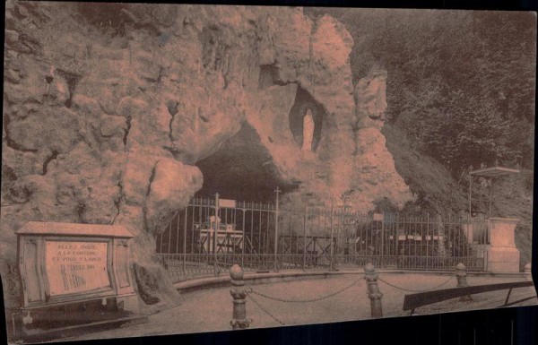 Yvoir, Grotte Vorderseite