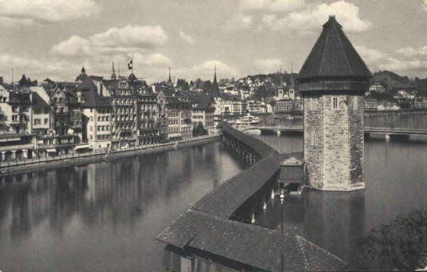 Luzern. Kapellbrücke und Wasserturm Vorderseite