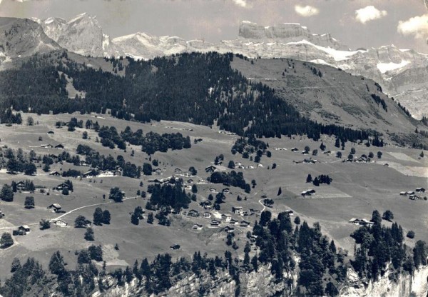 Braunwald GL Teilansicht Nord mit Kneugrat und Bächistock Vorderseite