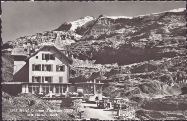 Hotel Klausen, Passhöhe - mit Claridenstock