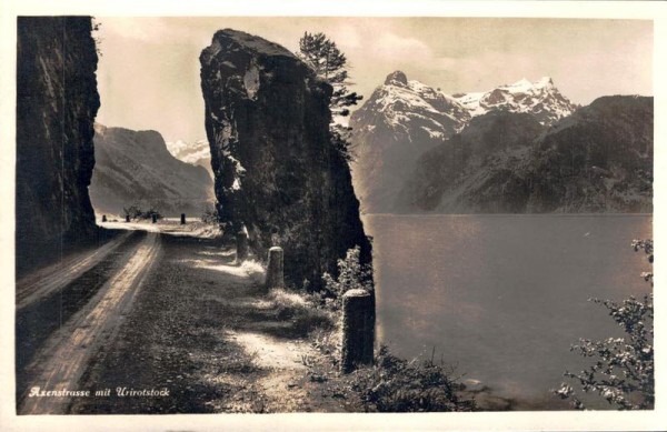 Axenstrasse mit Urirotstock Vorderseite