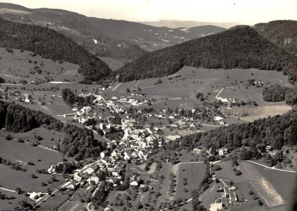 Langenbruck, Flugaufnahme Vorderseite