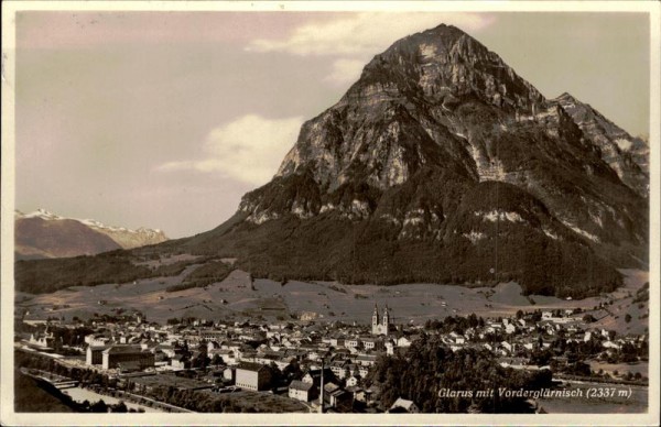 Glarus mit Vorderglärnisch (2337 m) Vorderseite