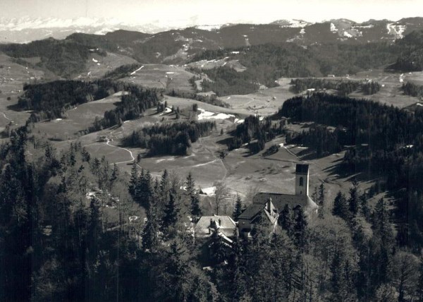 9534 Kirchberg SG, Wallfahrt Kirche St. Iddaburg/ Hintergrund: Churfirsten Vorderseite