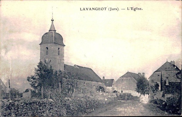 Lavangeot - L'Eglise Vorderseite