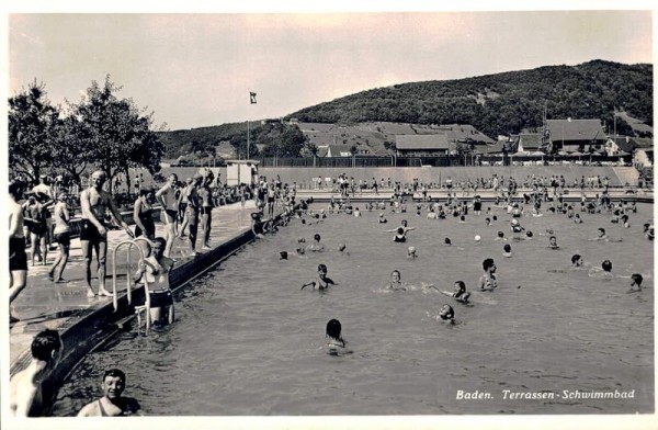 Terassen - Schwimmbad, Baden Vorderseite