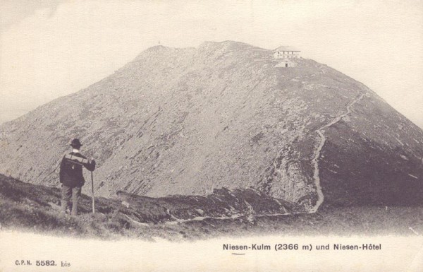 Niesen-Kulm (2366m) und Niesen-Hôtel