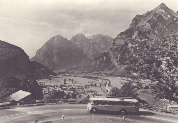 Kerenzerbergstrasse über Mollis, Blick auf Glärnischkette Vorderseite