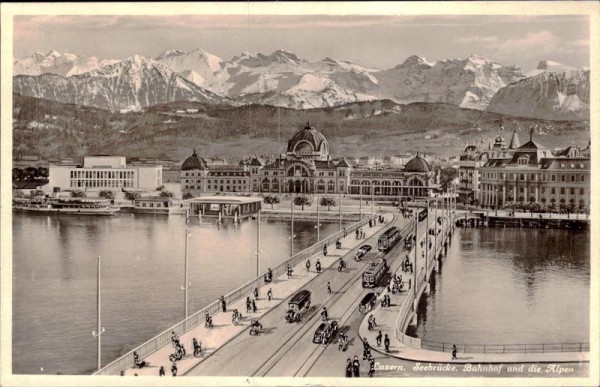 Luzern - Seebrücke - Bahnhof und die Alpen Vorderseite