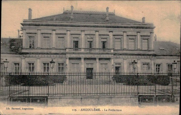 Hôtel de préfecture de la Charente (Angoulême) Vorderseite