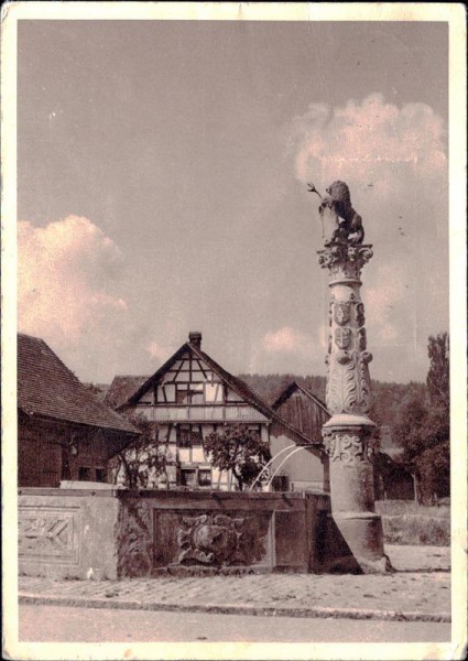 Stadel, Dorfbrunnen Vorderseite