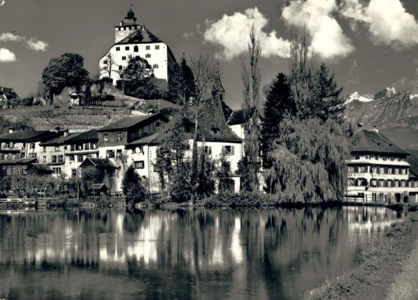 Städtli und Schloss Werdenberg bei Buchs im Rheintal Vorderseite