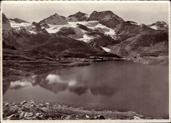 Hotel Bernina - Hospiz mit Piz Cambrena und Cambrena-Gletscher