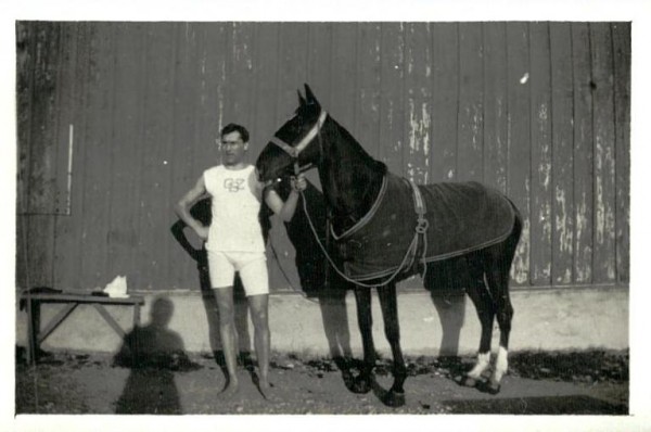 Ein"sportman" mit dem Pferd, Feb.1920, 65mmx45mm Vorderseite