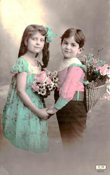 Kinder mit Blumen Vorderseite