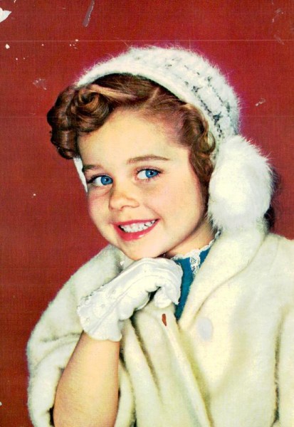 Mädchen mit Winterkleidung Vorderseite