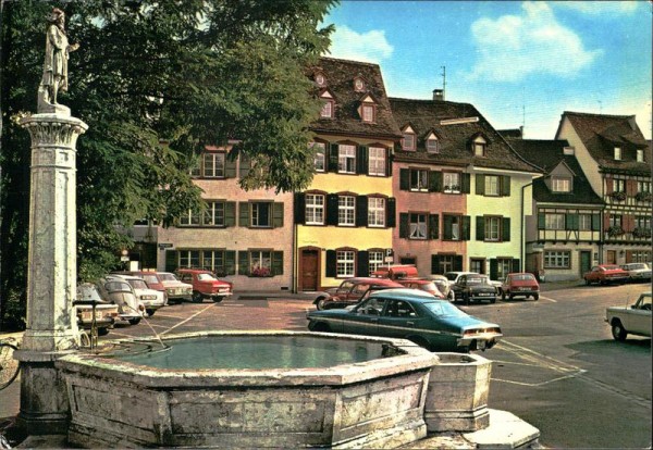 Basel, Petersplatz, Stachelschützen-Brunnen Vorderseite