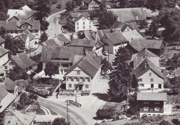 Gasthof Löwen & Garage, Tobel SG  -  Flugaufnahmen Vorderseite