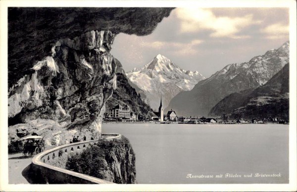 Axenstrasse mit Flüelen und Bristenstock Vorderseite