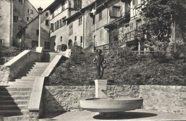 Kaiserstuhl AG. Hermann Suter-Brunnen Vorderseite