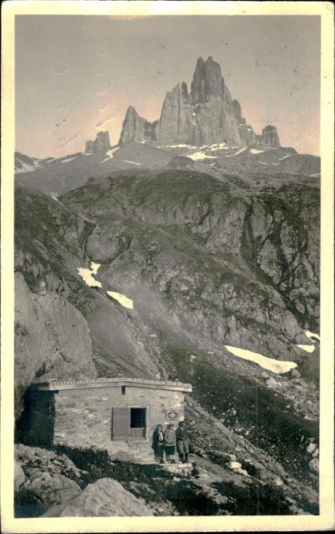 Spannorthütte und Gross Spannort Vorderseite